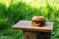 Videoopskrift med Adam Price - Oklahoma onion smash burger - Gastrotools.dk